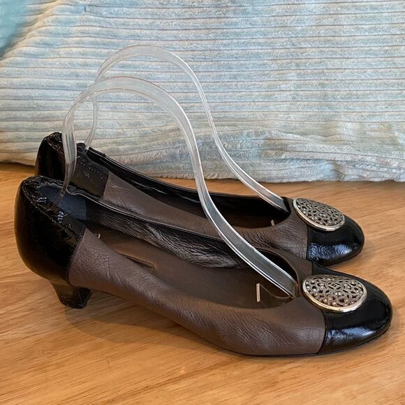 Brighton black and bronze gray slip on rounded toe kitten heels Sz 8 - Picture 1 of 7